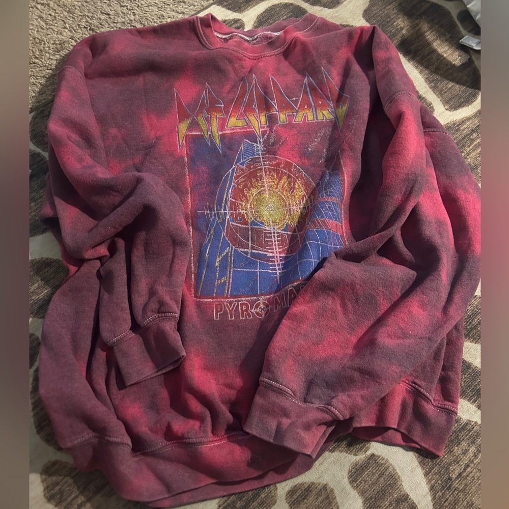 Urban Outfitters Oversized Def Leopard Graphic Sweatshirt